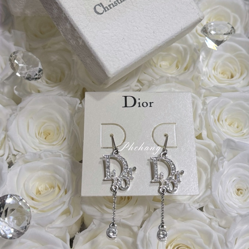 Like NEW!!! Authentic Dior Earrings